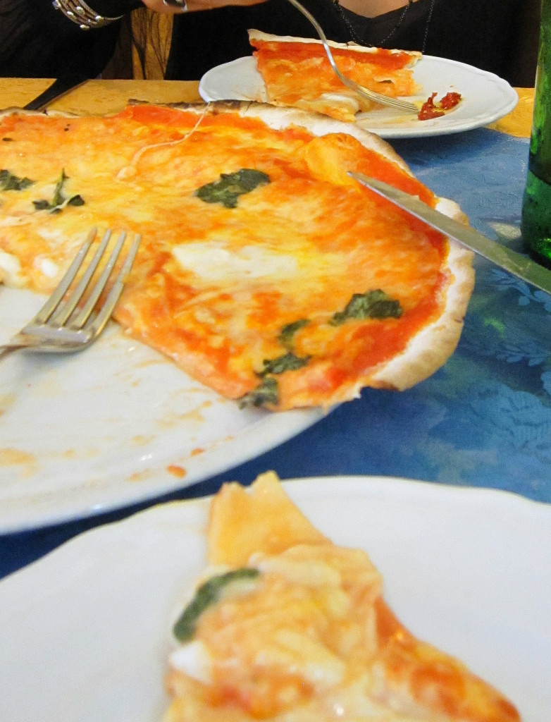 Italians use a Knife and Fork